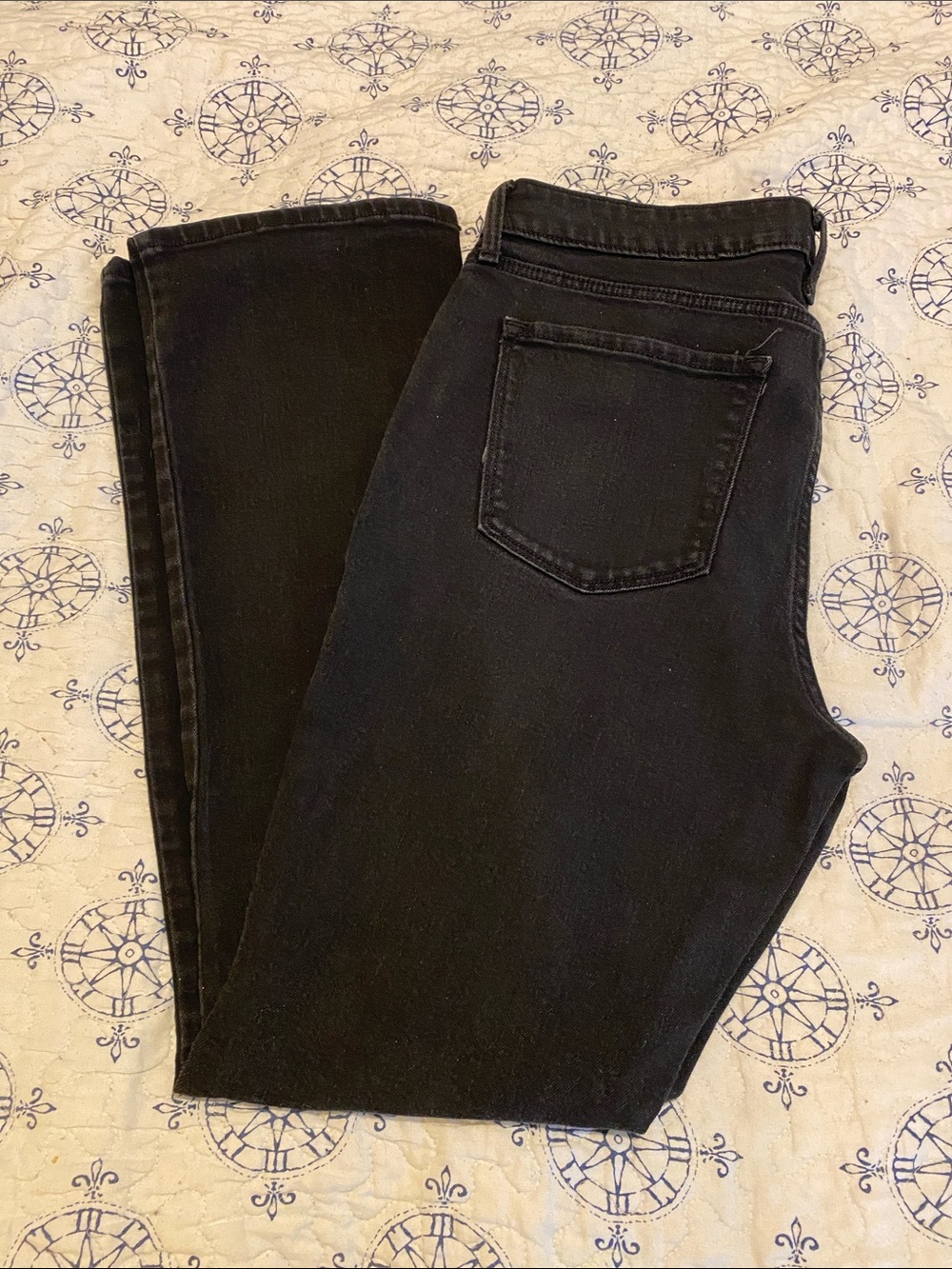 Old Navy Women's Black - Mid Rise Wow Bootcut Jeans.